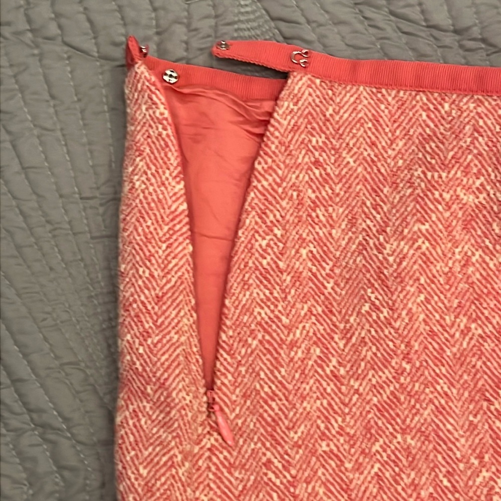 Ann Taylor Women’s pink & white herringbone wool skirt - Picture 7 of 8